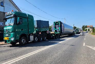 Prima firma de transporturi agabaritice din Romania care a transportat eoliene, în zonele Dobrogea, Moldova și Turnu Severin.