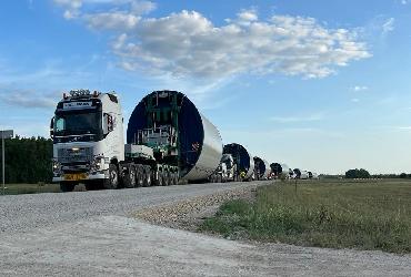 Transport agabaritic in Lituania.